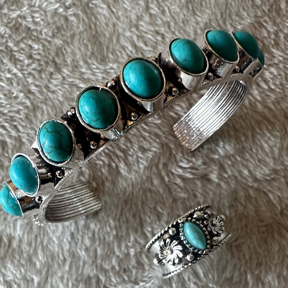 Silver and Turquoise Bracelet and Ring Set - Picture 3 of 6